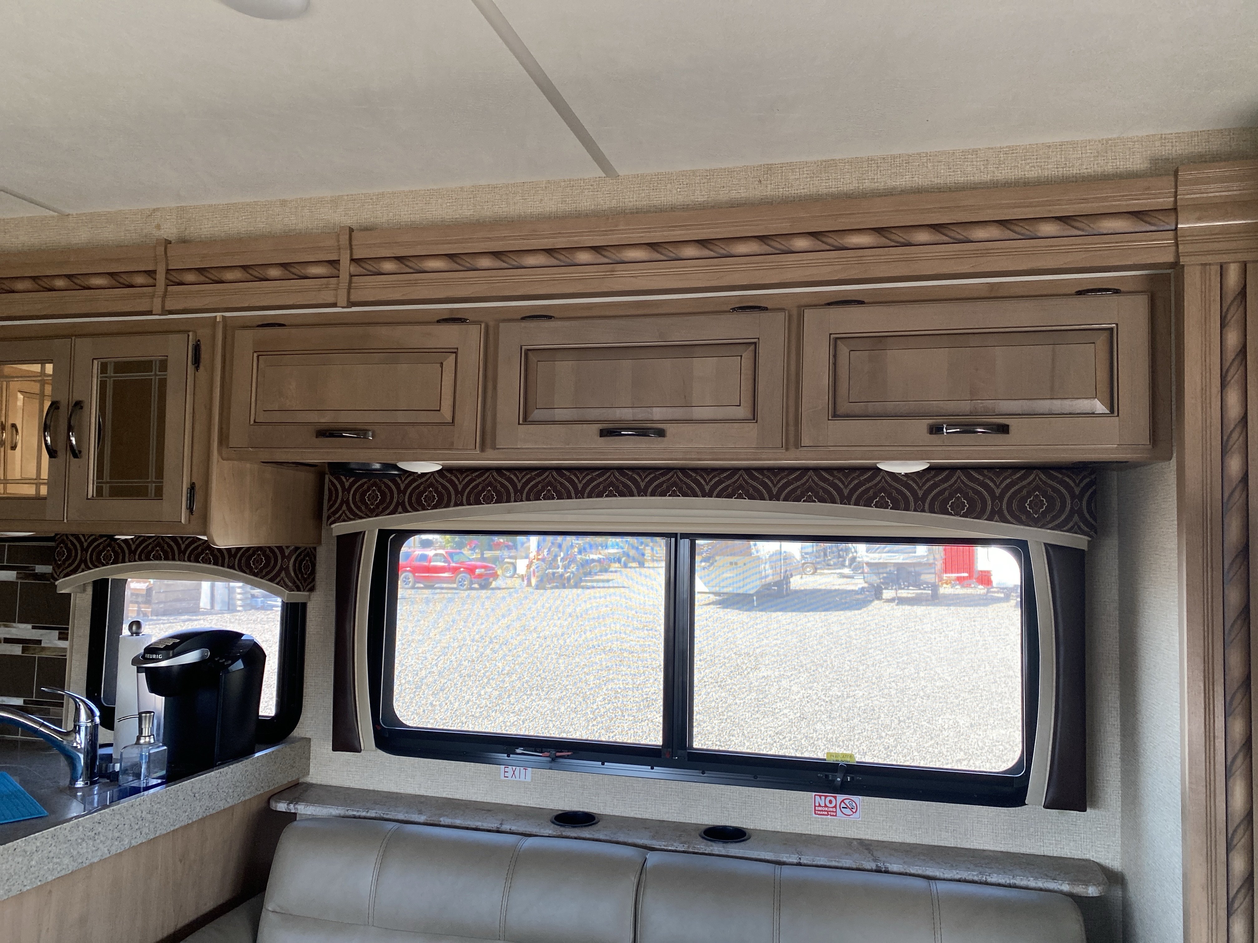 Used 2017 Ford E-450 and Econoline 450 Super Duty w/ Motorhome Prep Package RWD image 15