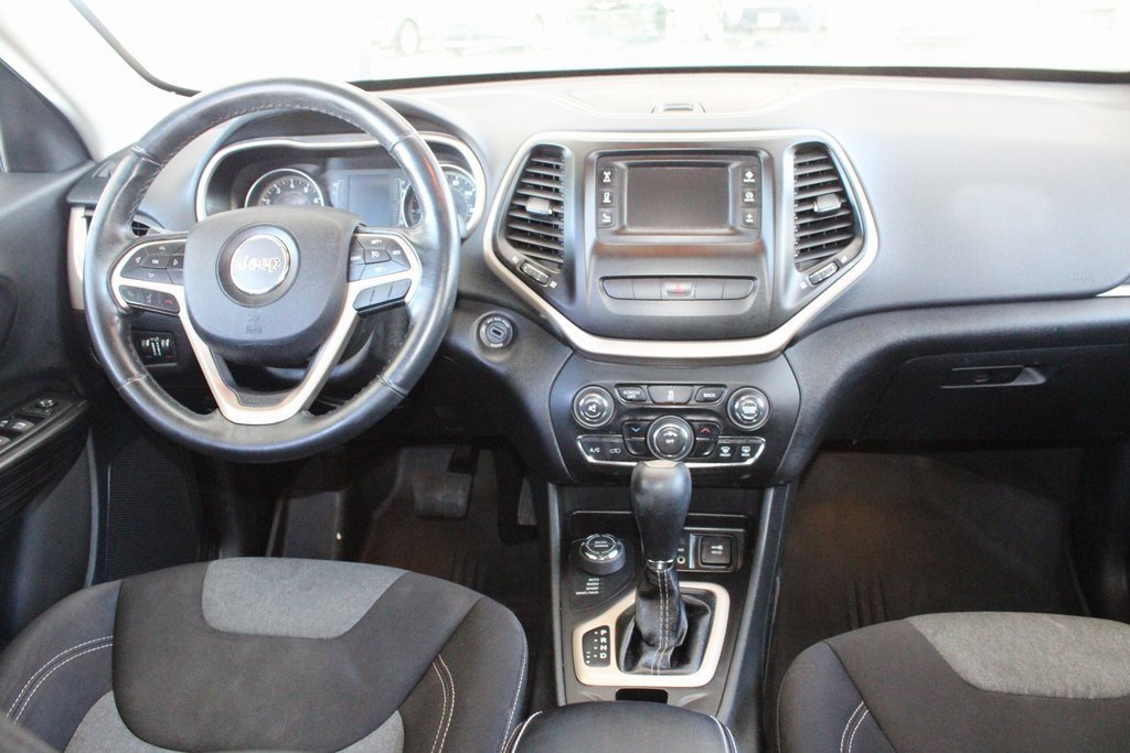 Used 2014 Jeep Cherokee Latitude image 23
