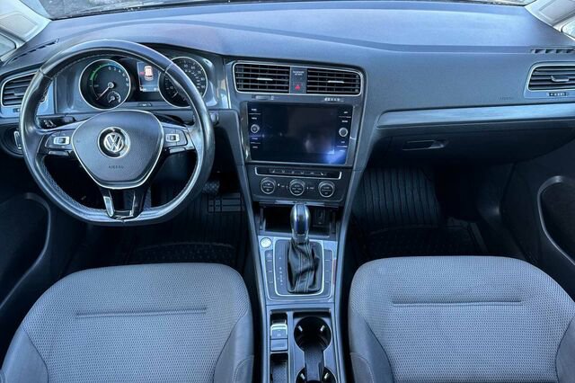 Used 2019 Volkswagen e-Golf SE w/ Driver Assistance Package image 13