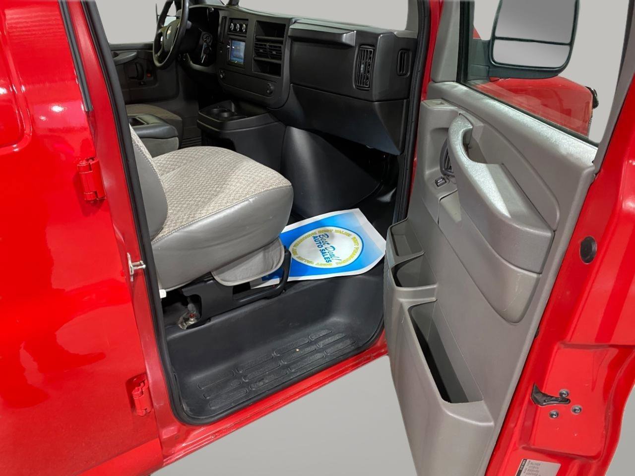 Used 2008 Chevrolet Express 3500 3500 Cargo w/ Chrome Appearance Package image 19