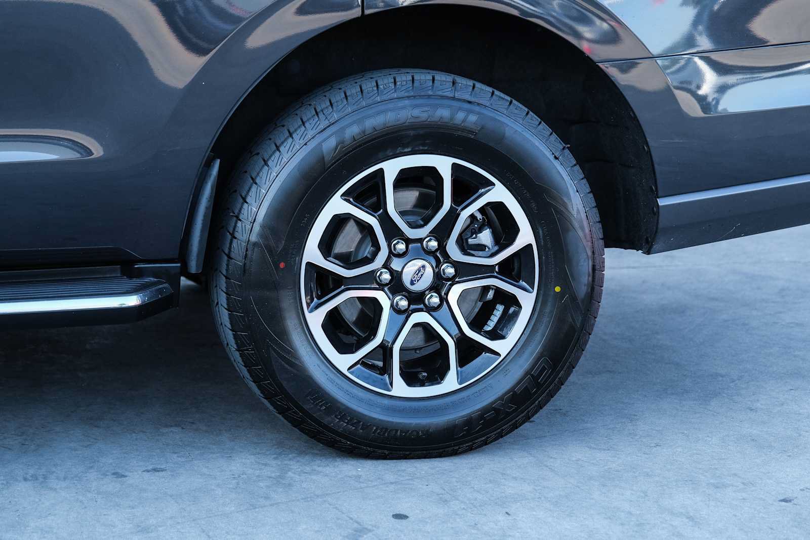 Used 2023 Ford Expedition XLT RWD image 19