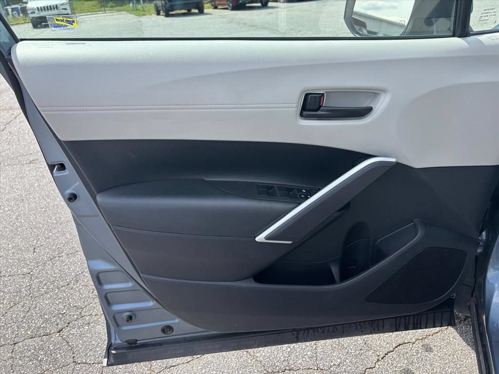 Used 2024 Toyota Corolla Cross L FWD image 9
