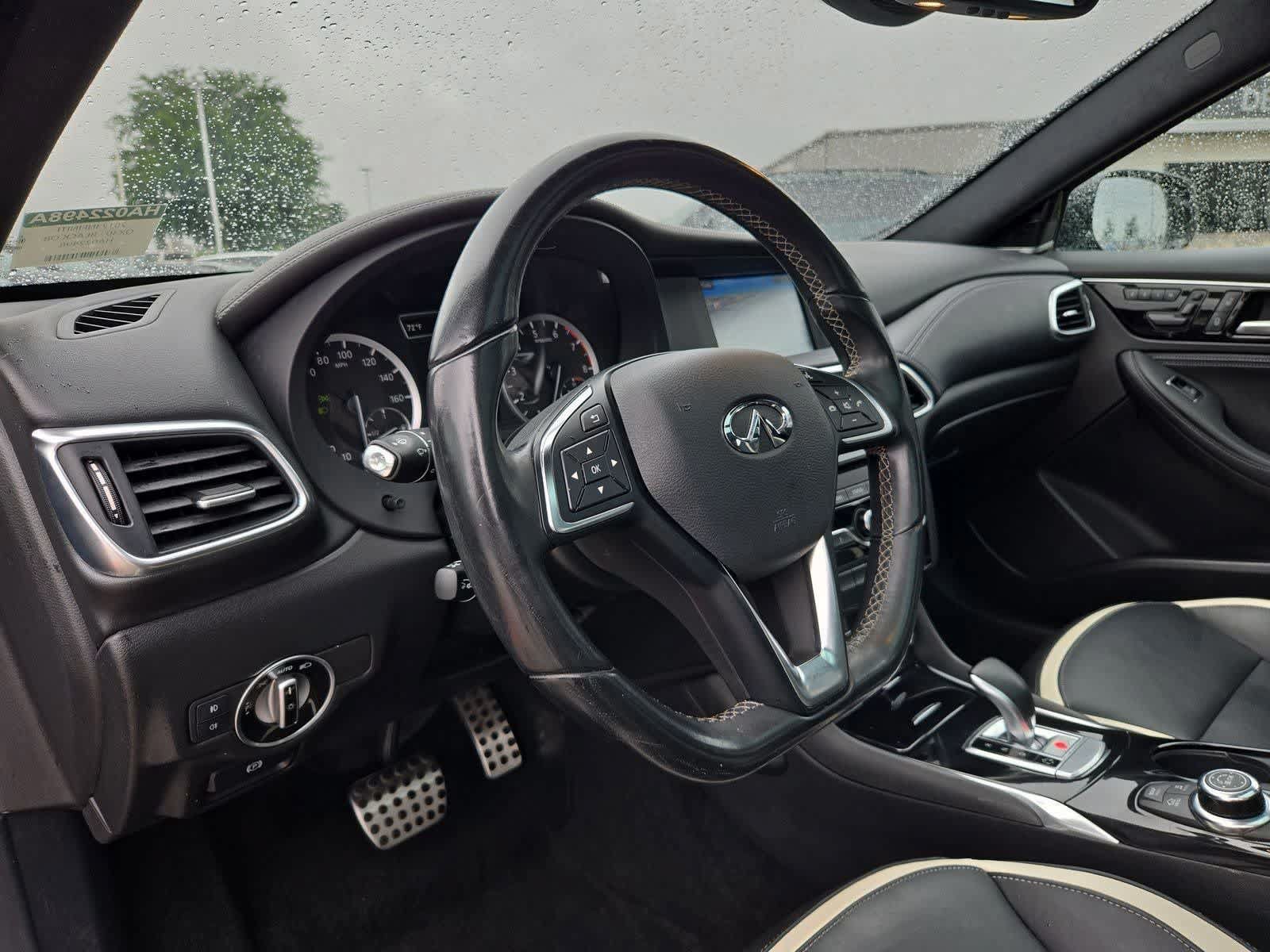 Used 2017 INFINITI QX30 Sport w/ Sport Leather Package FWD video 2