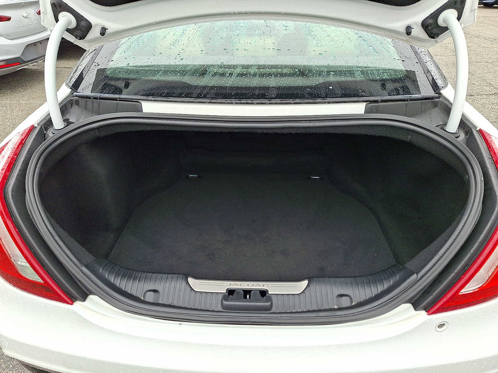 Used 2019 Jaguar XJ L Portfolio image 31