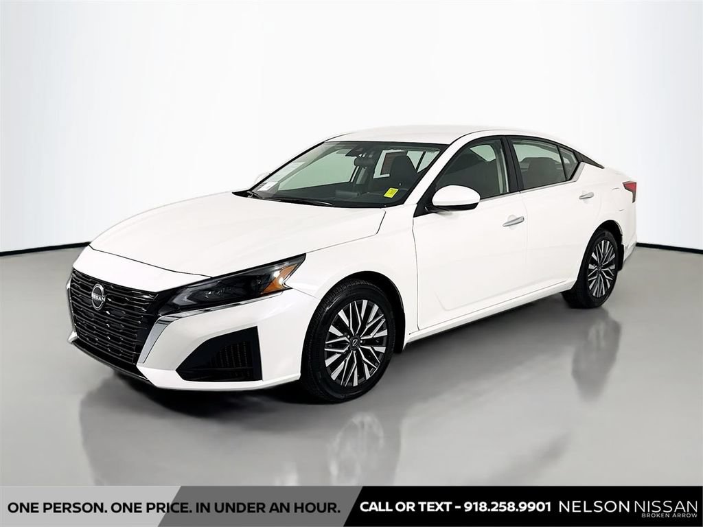 Certified 2023 Nissan Altima 2.5 SV AWD/4WD image 1