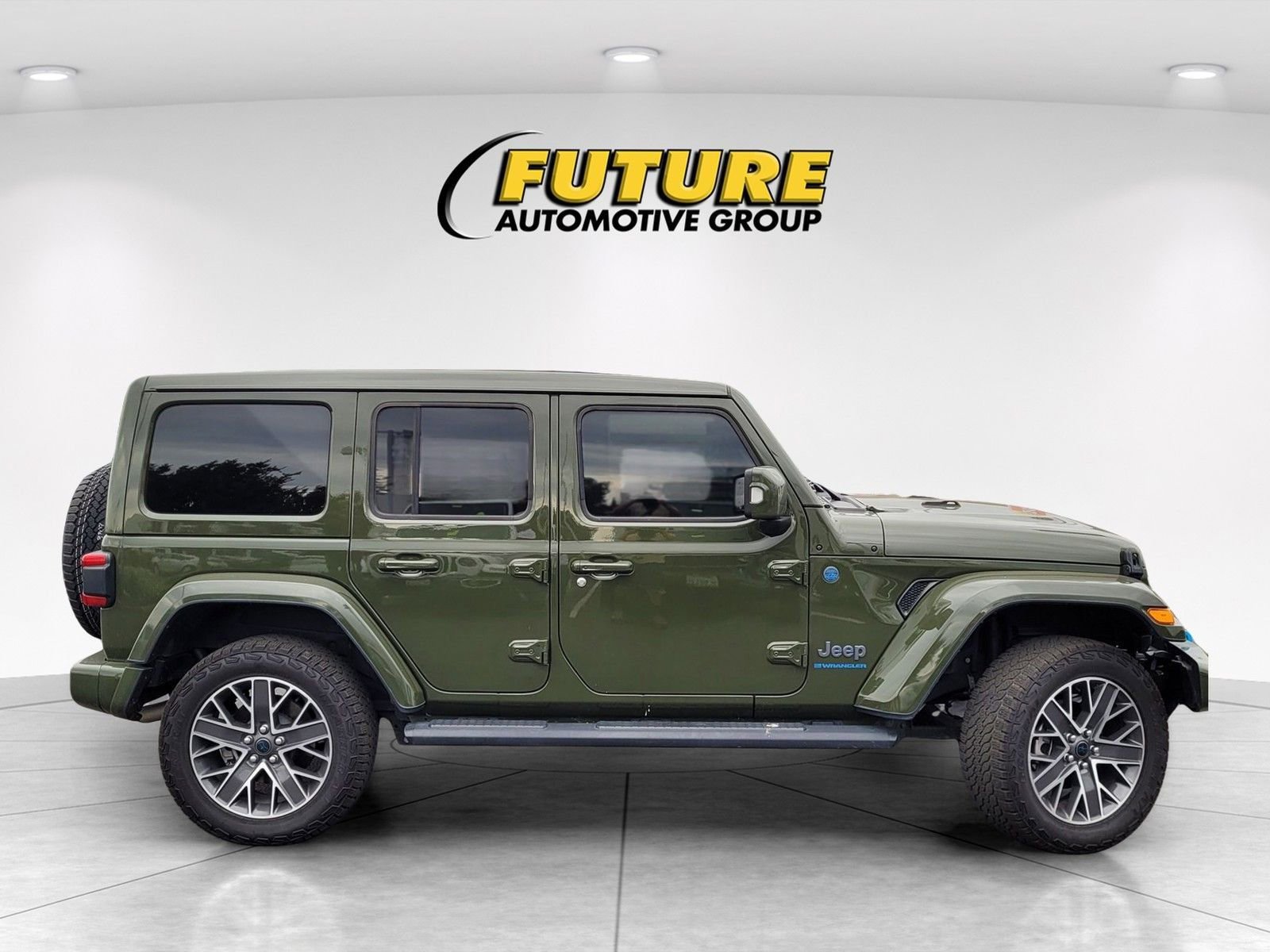 Used 2024 Jeep Wrangler High Altitude AWD/4WD image 9