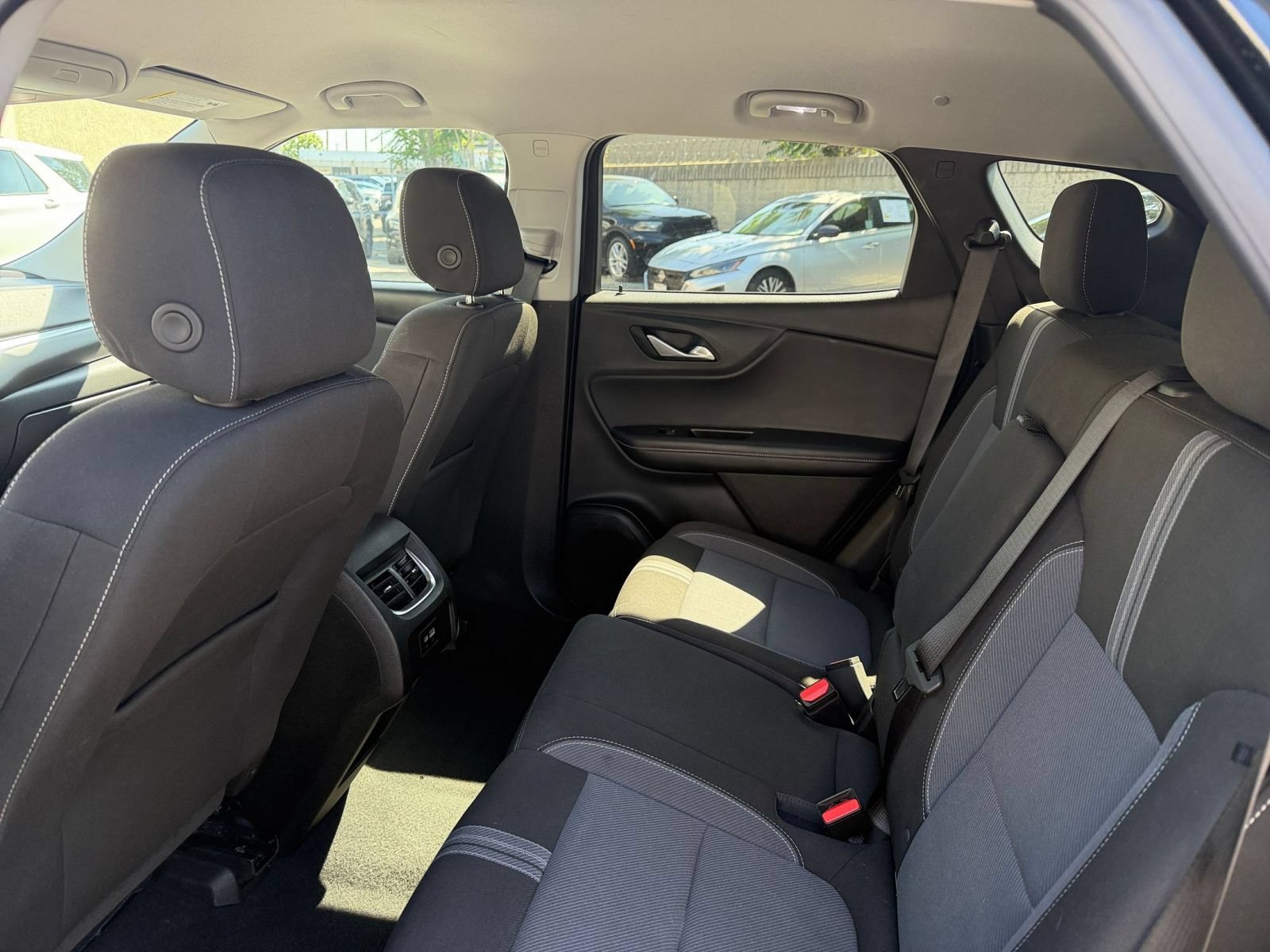 Used 2025 Chevrolet Blazer LT FWD image 27