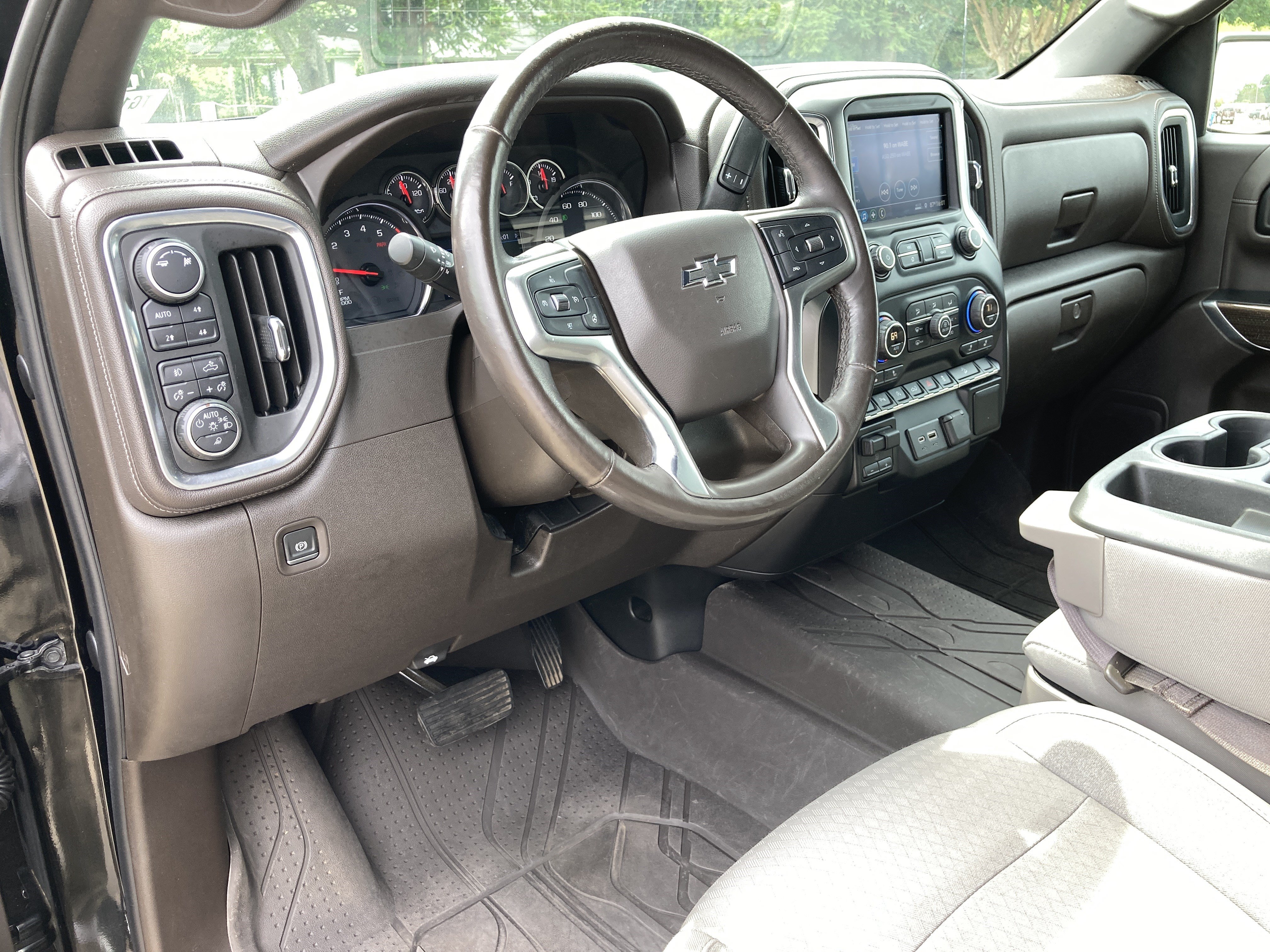 Certified 2019 Chevrolet Silverado 1500 LT Trail Boss w/ Convenience Package AWD/4WD image 10
