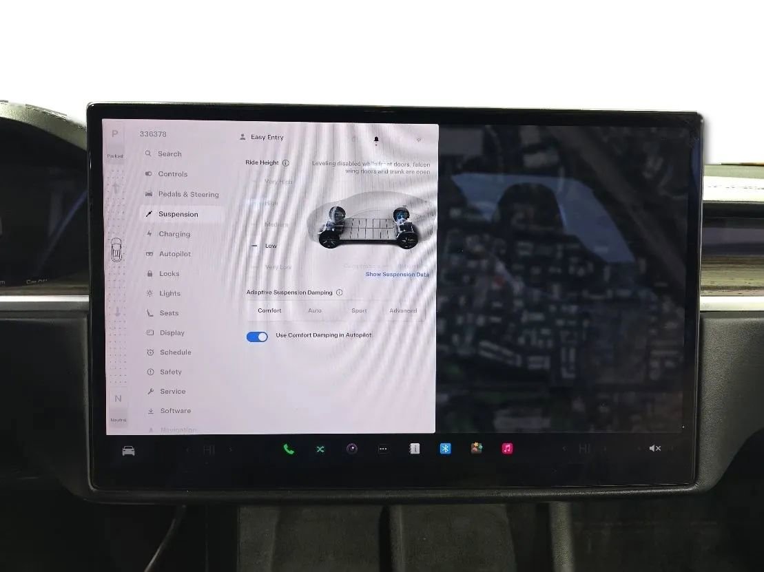 Used 2022 Tesla Model X image 28