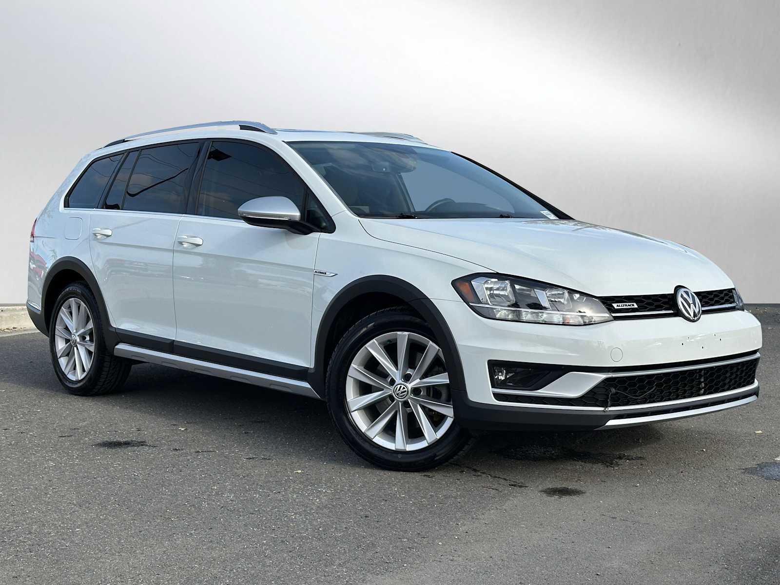 Used 2019 Volkswagen Golf Alltrack SE
