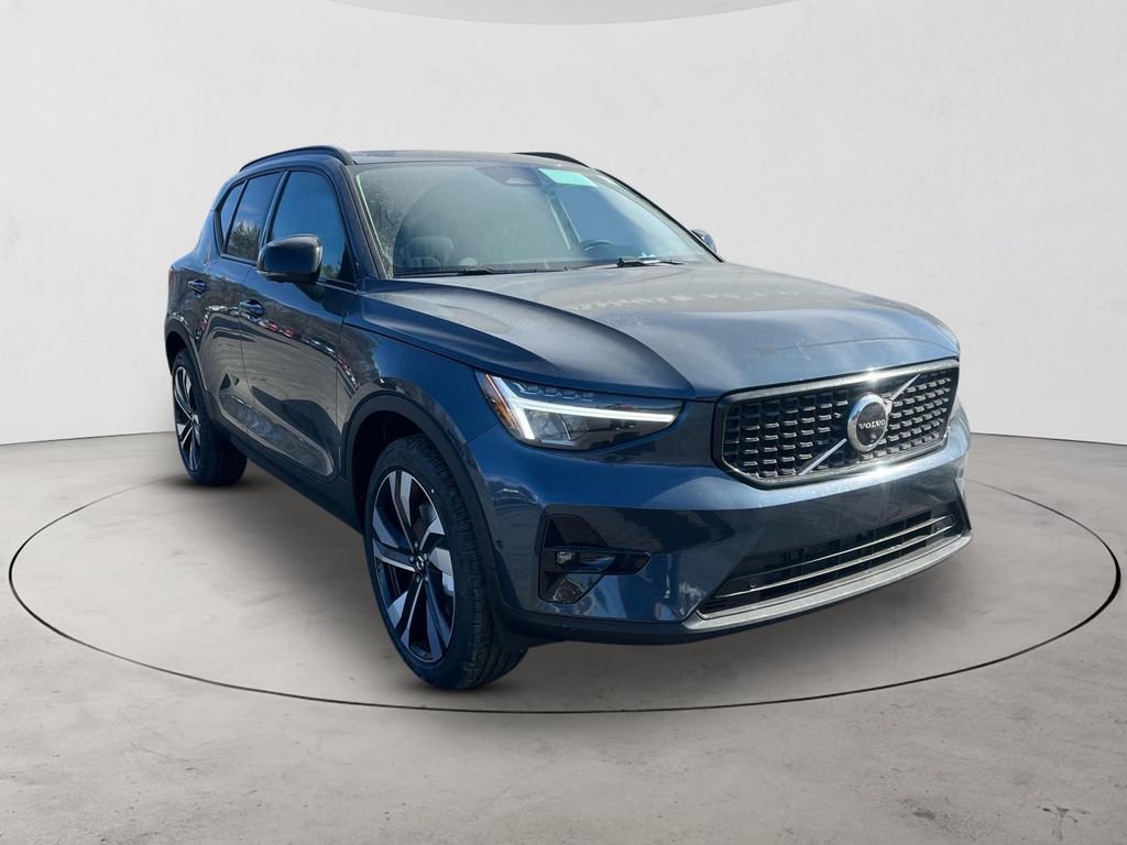 New 2026 Volvo XC40 B5 Plus w/ Protection Package Premier AWD/4WD image 7