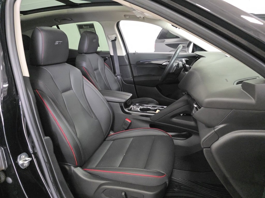 Used 2022 Buick Envision Essence w/ Technology Package II image 12