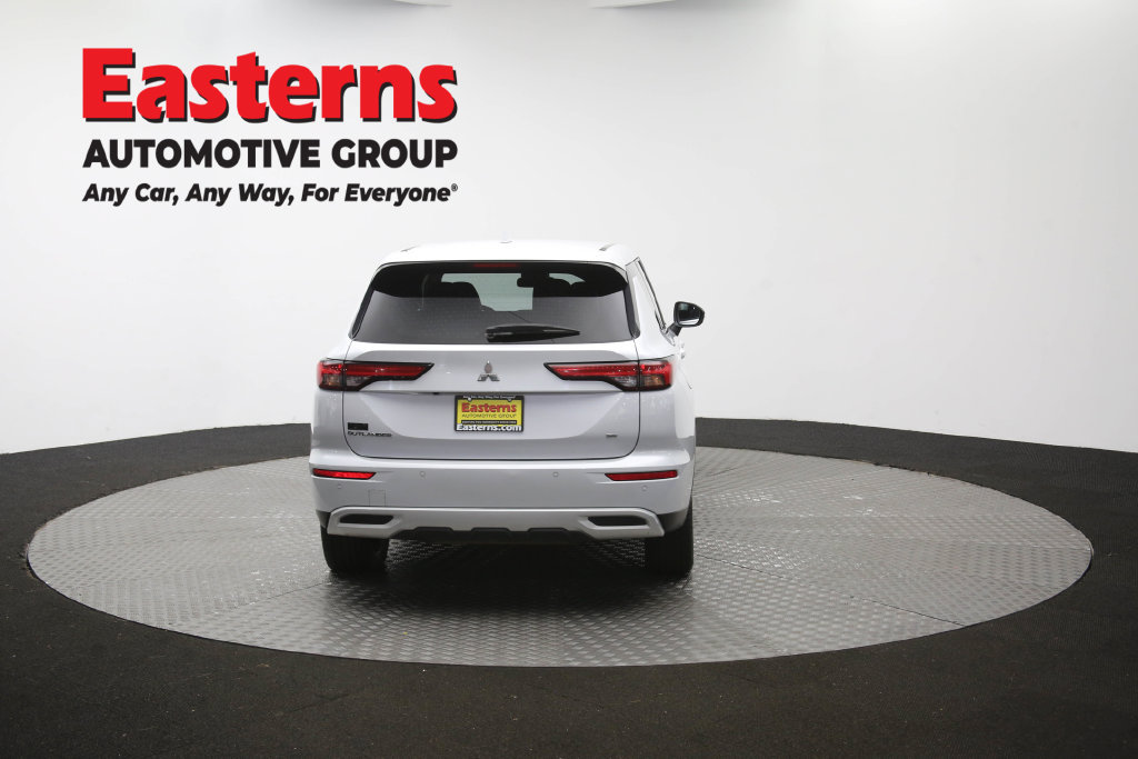 Used 2024 Mitsubishi Outlander SE FWD image 40