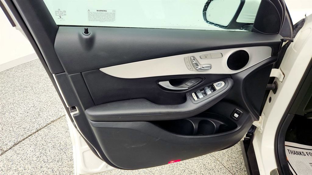 Used 2022 Mercedes-Benz GLC 300 4MATIC image 10