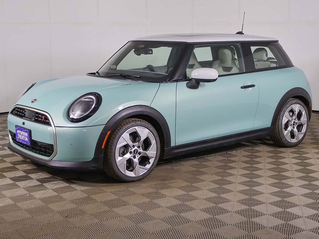 Used 2025 MINI Cooper S image 9