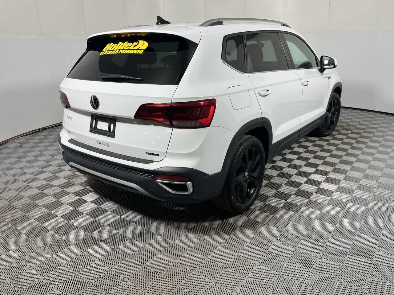 Used 2022 Volkswagen Taos SE w/ Panoramic Sunroof Package image 8