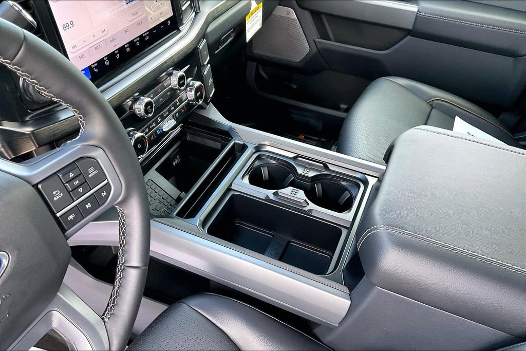 New 2026 Ford F250 Lariat w/ Black Appearance Package image 7
