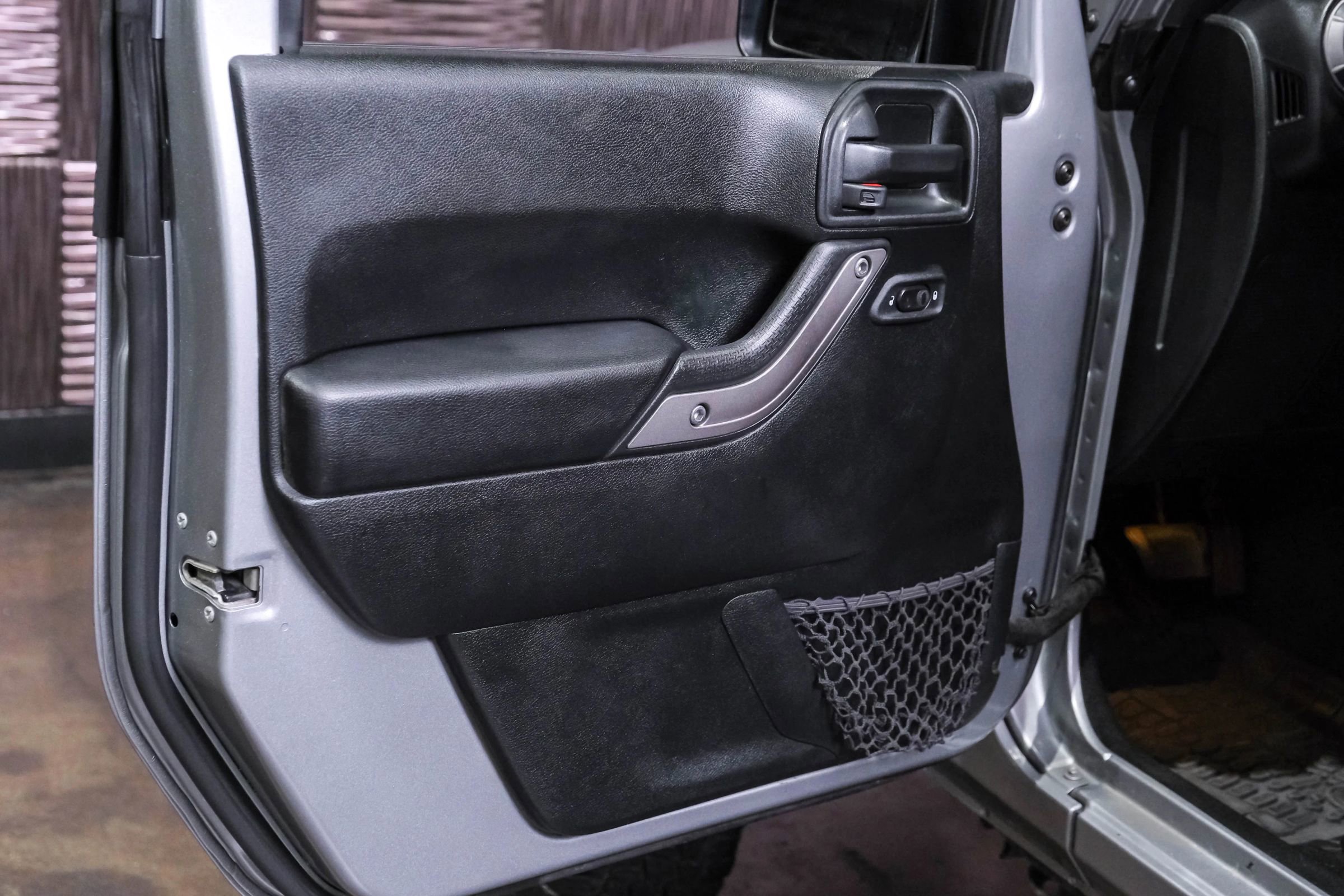 Used 2018 Jeep Wrangler Unlimited Sport S image 37