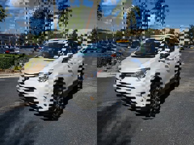 Used 2018 Toyota RAV4 XLE image 2