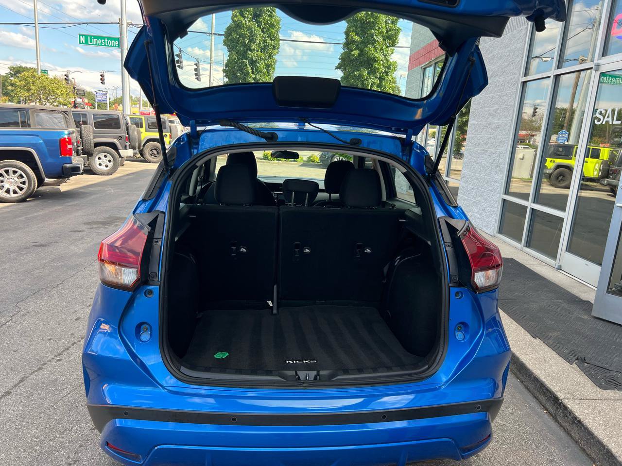 Used 2021 Nissan Kicks S FWD image 15