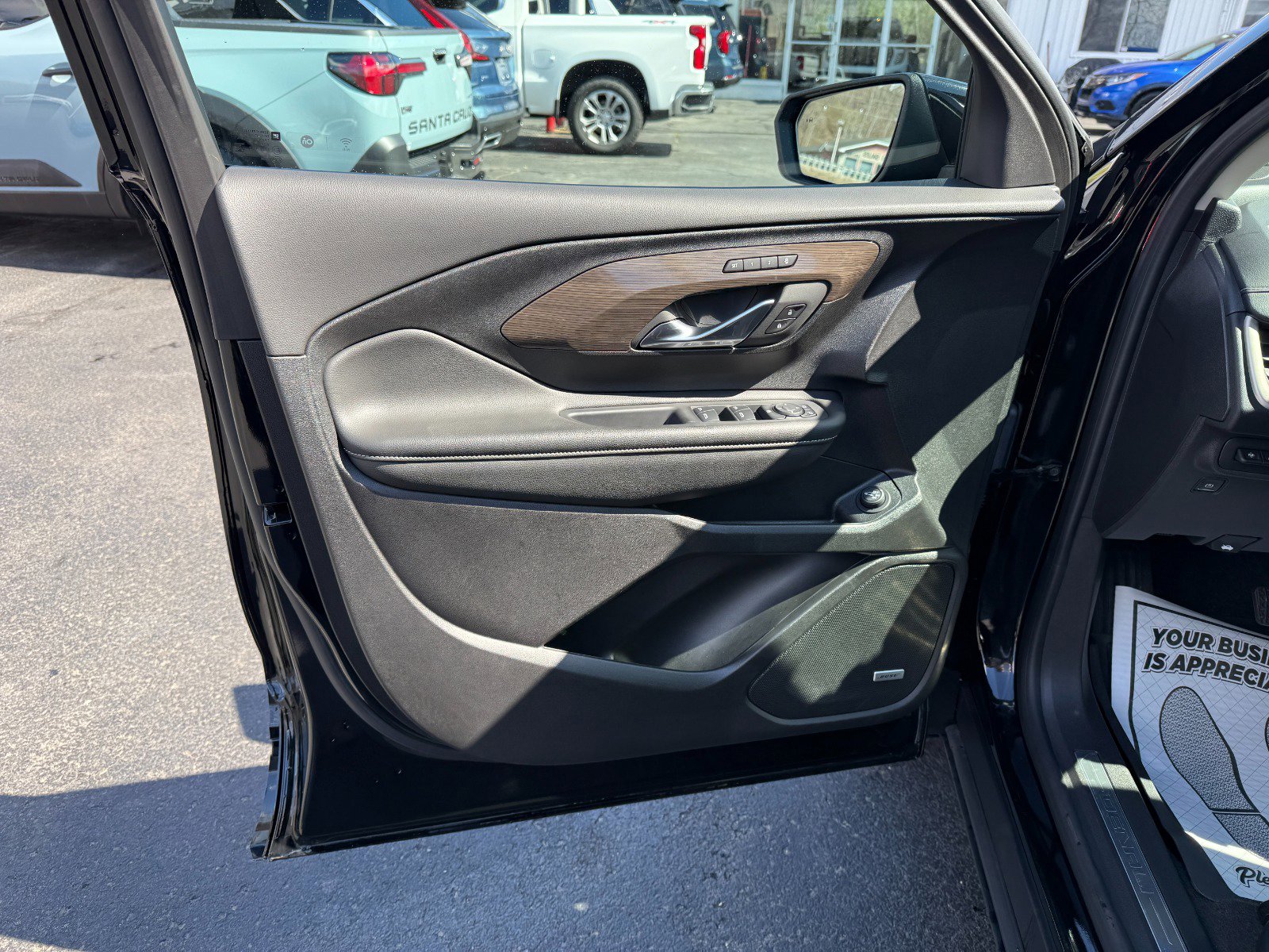 Used 2024 GMC Terrain Denali w/ Black Diamond Edition image 16