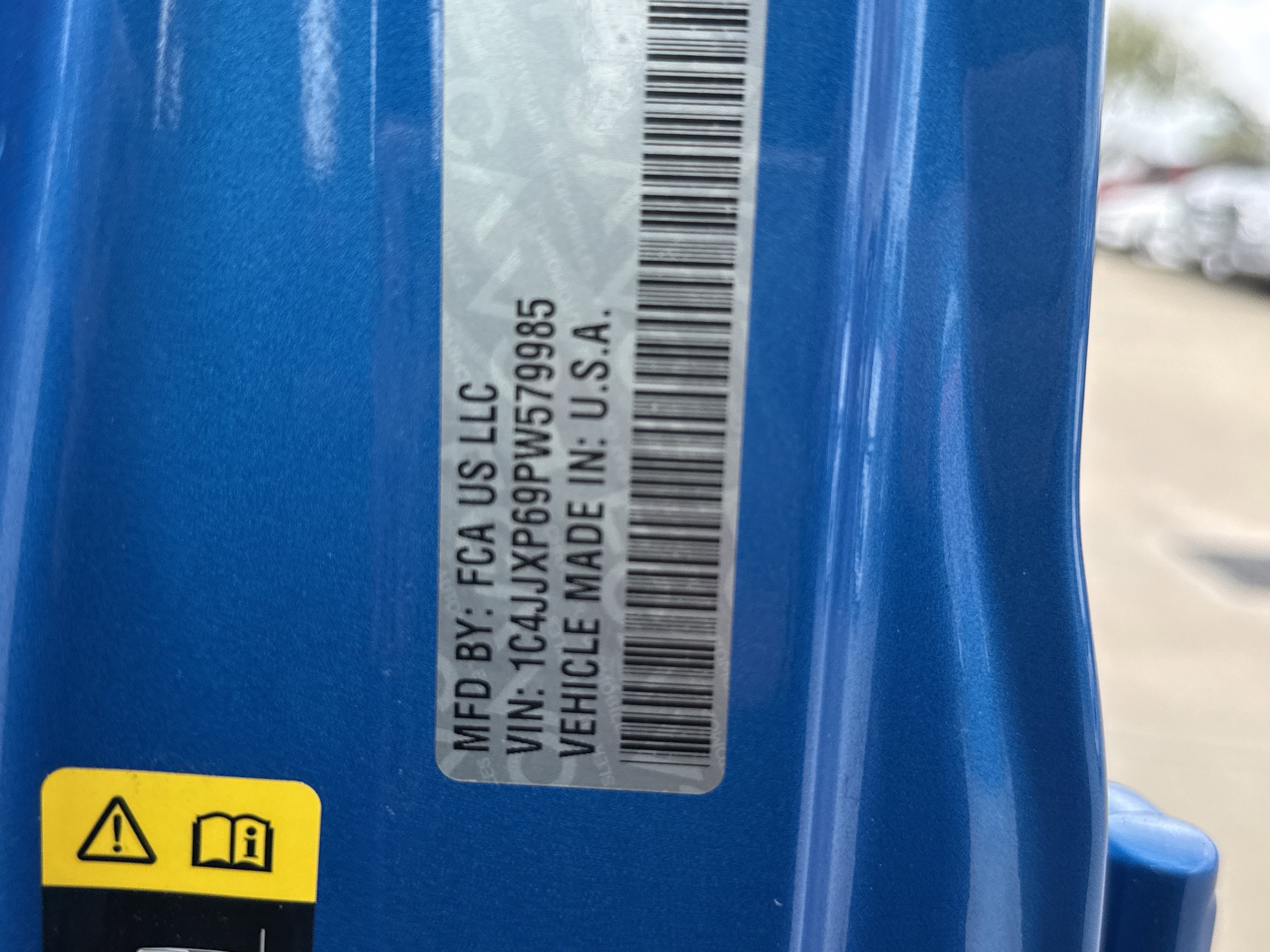 Used 2023 Jeep Wrangler Sahara w/ Cold Weather Group image 13