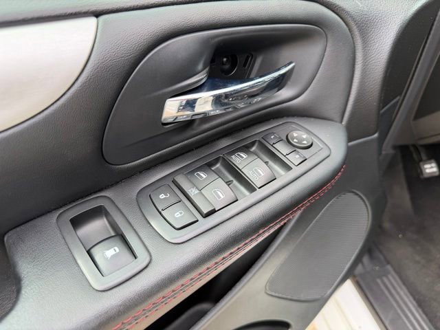 Used 2017 Dodge Grand Caravan GT FWD image 15