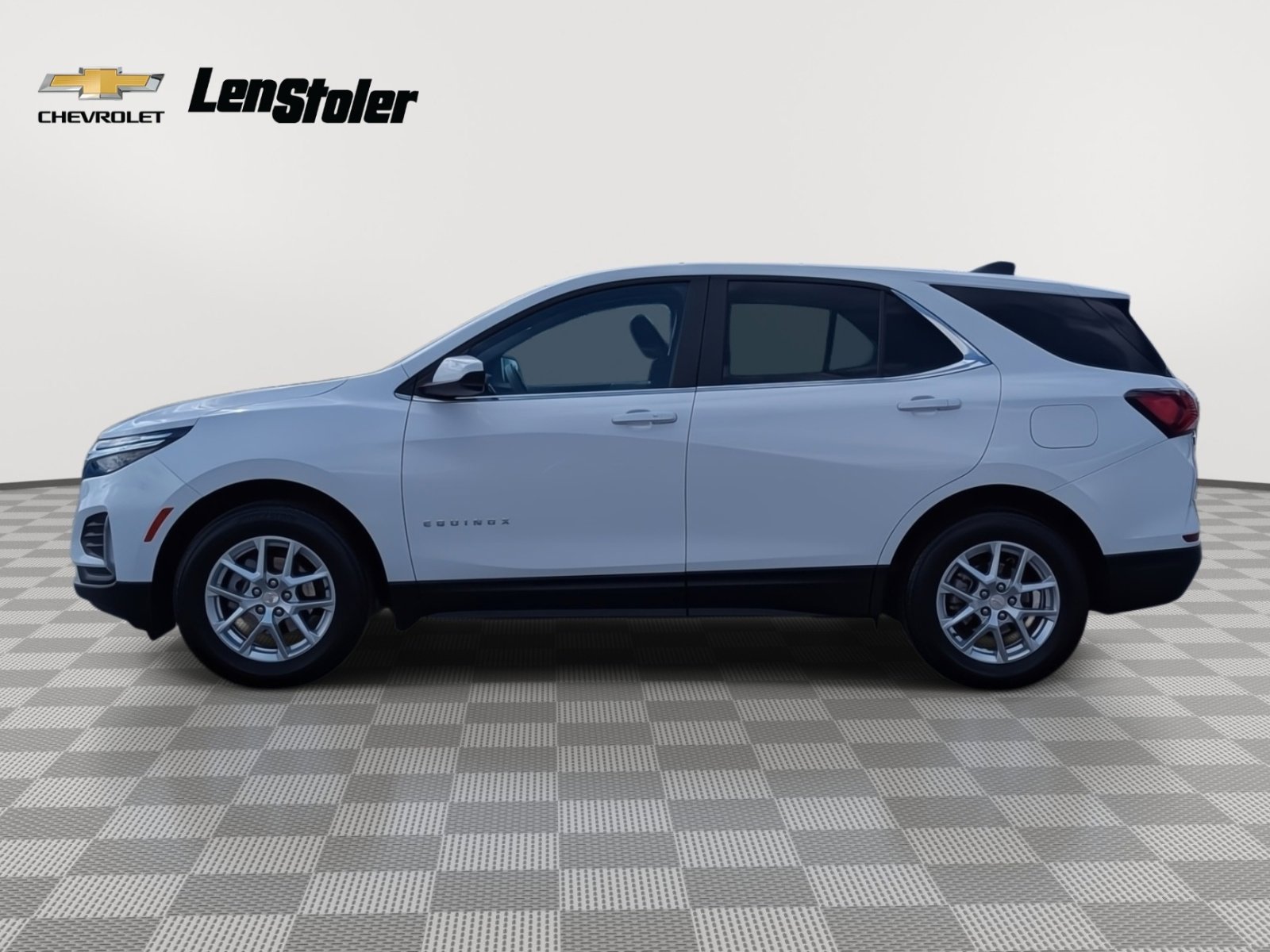 Used 2022 Chevrolet Equinox LT image 2