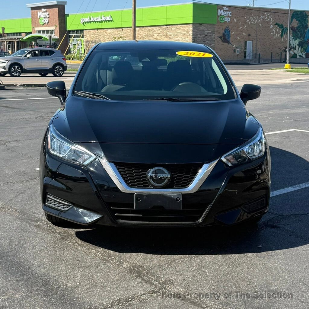 Used 2021 Nissan Versa SV FWD image 5
