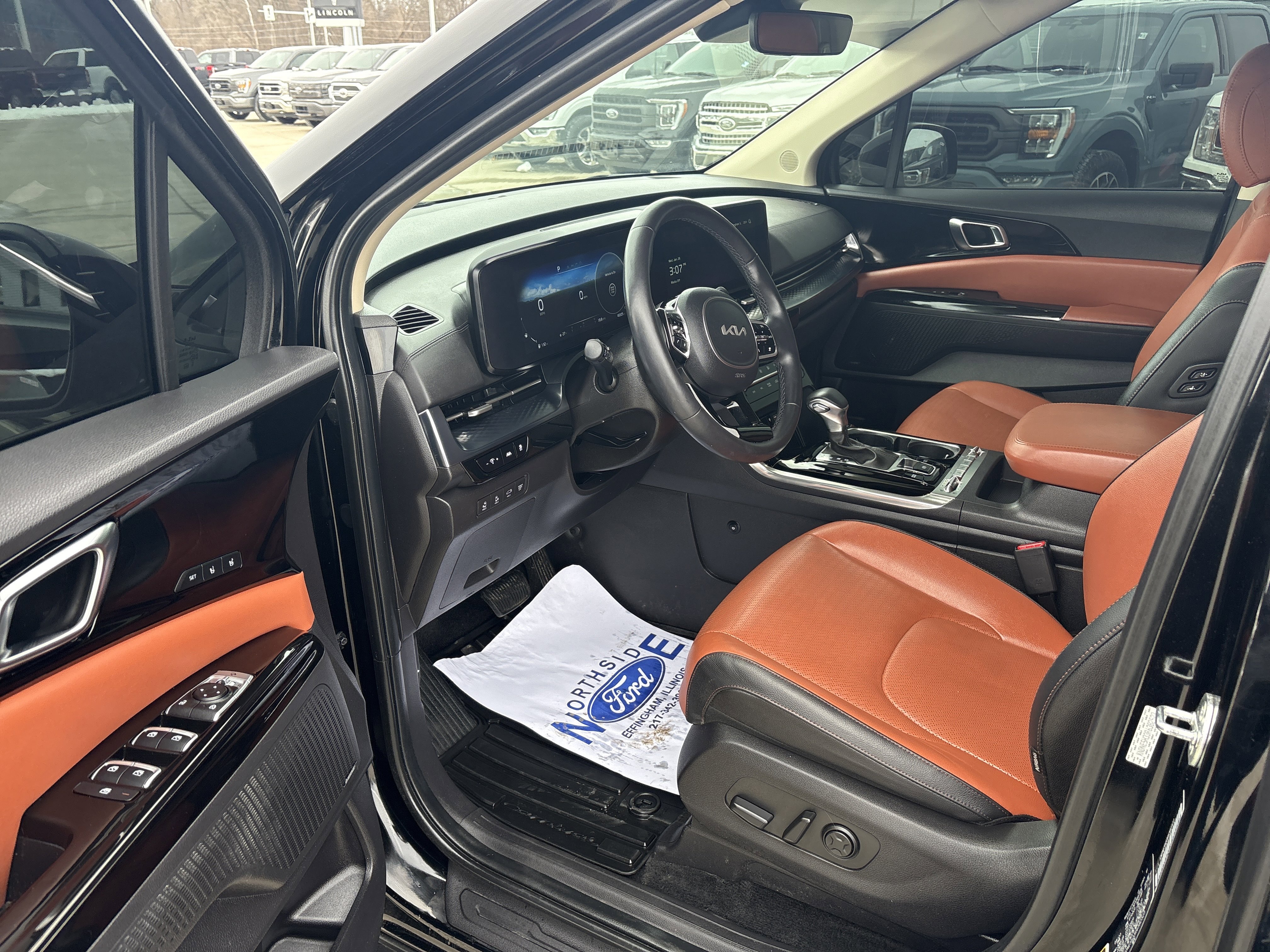 Used 2024 Kia Carnival SX Prestige image 12