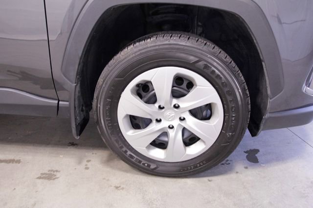 Used 2023 Toyota RAV4 LE AWD/4WD image 11