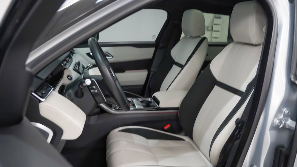 Used 2022 Land Rover Range Rover Velar R-Dynamic S image 5
