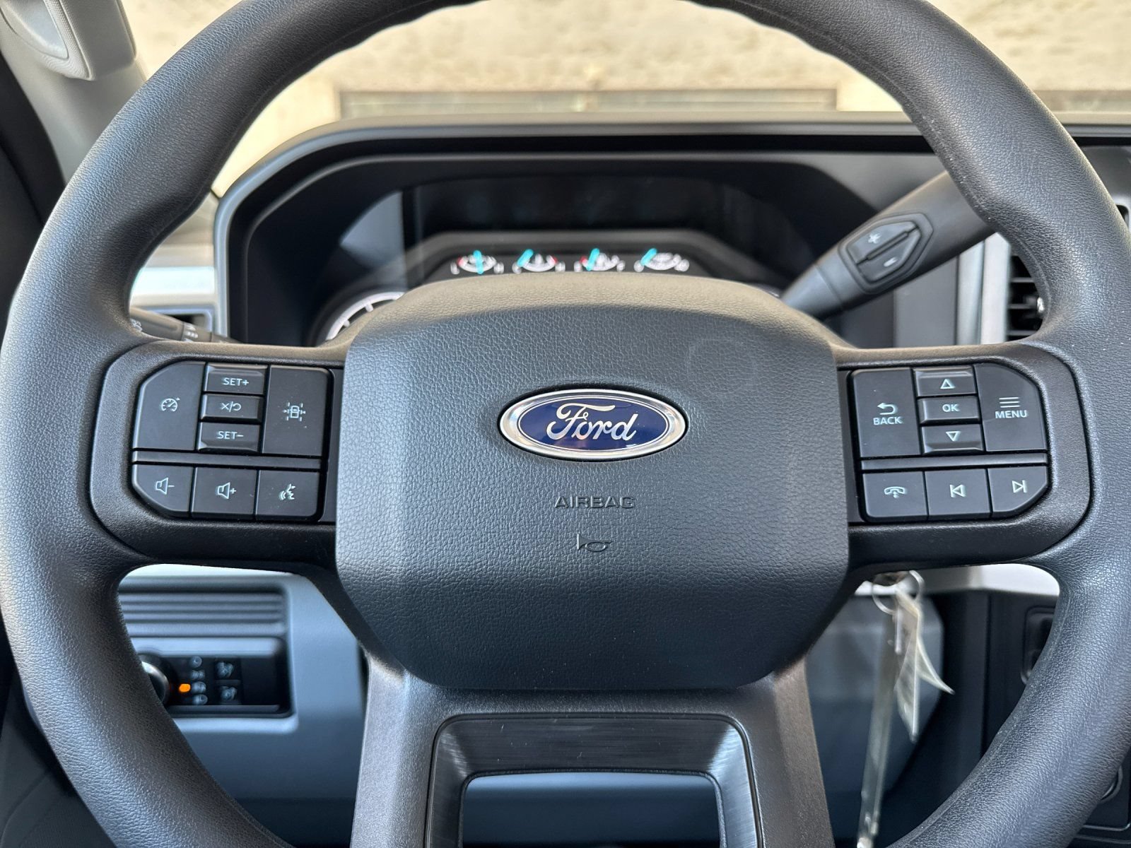 Used 2024 Ford F550 Luxury RWD image 21