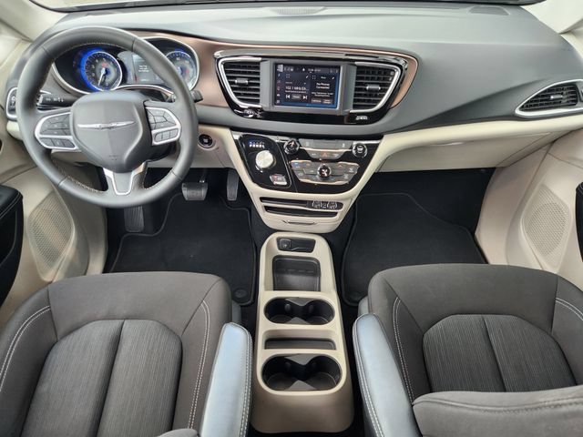 Used 2023 Chrysler Voyager LX FWD image 21