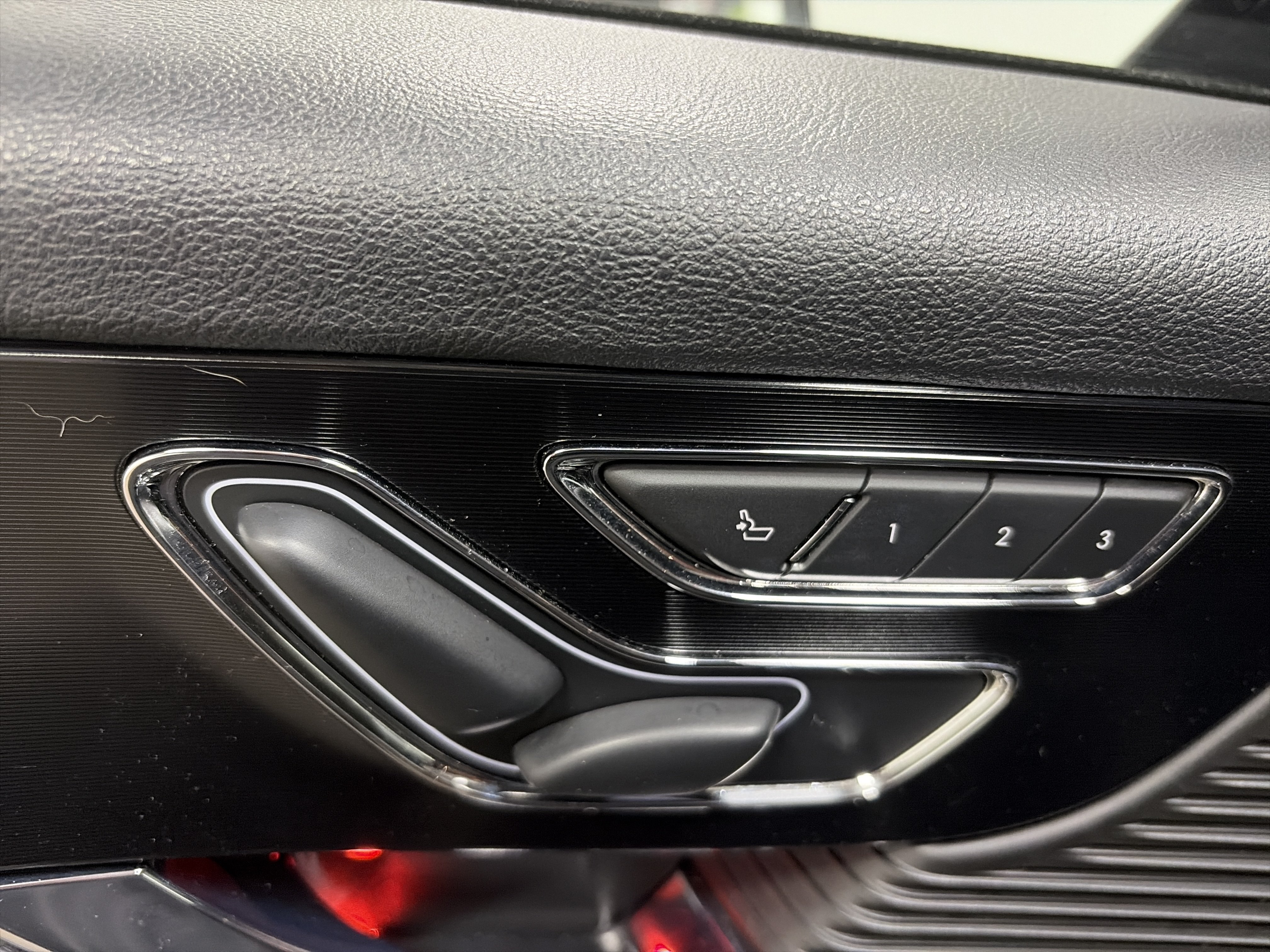 Used 2021 Lincoln Corsair AWD w/ Equipment Group 101A image 27