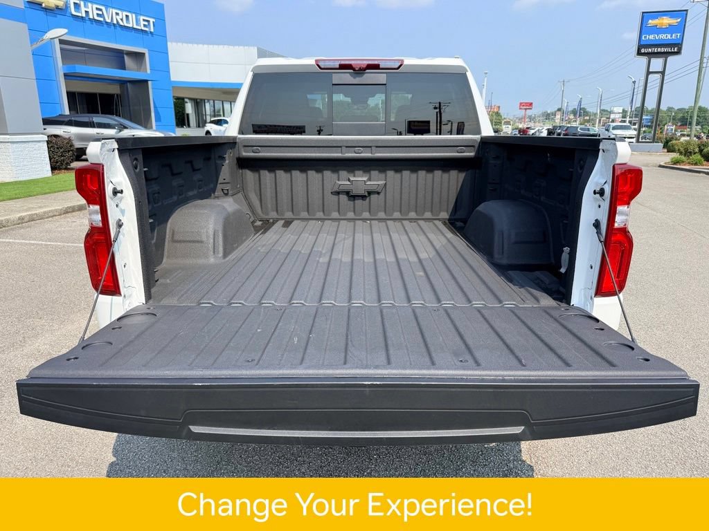 Used 2025 Chevrolet Silverado 1500 High Country w/ Technology Package AWD/4WD image 13