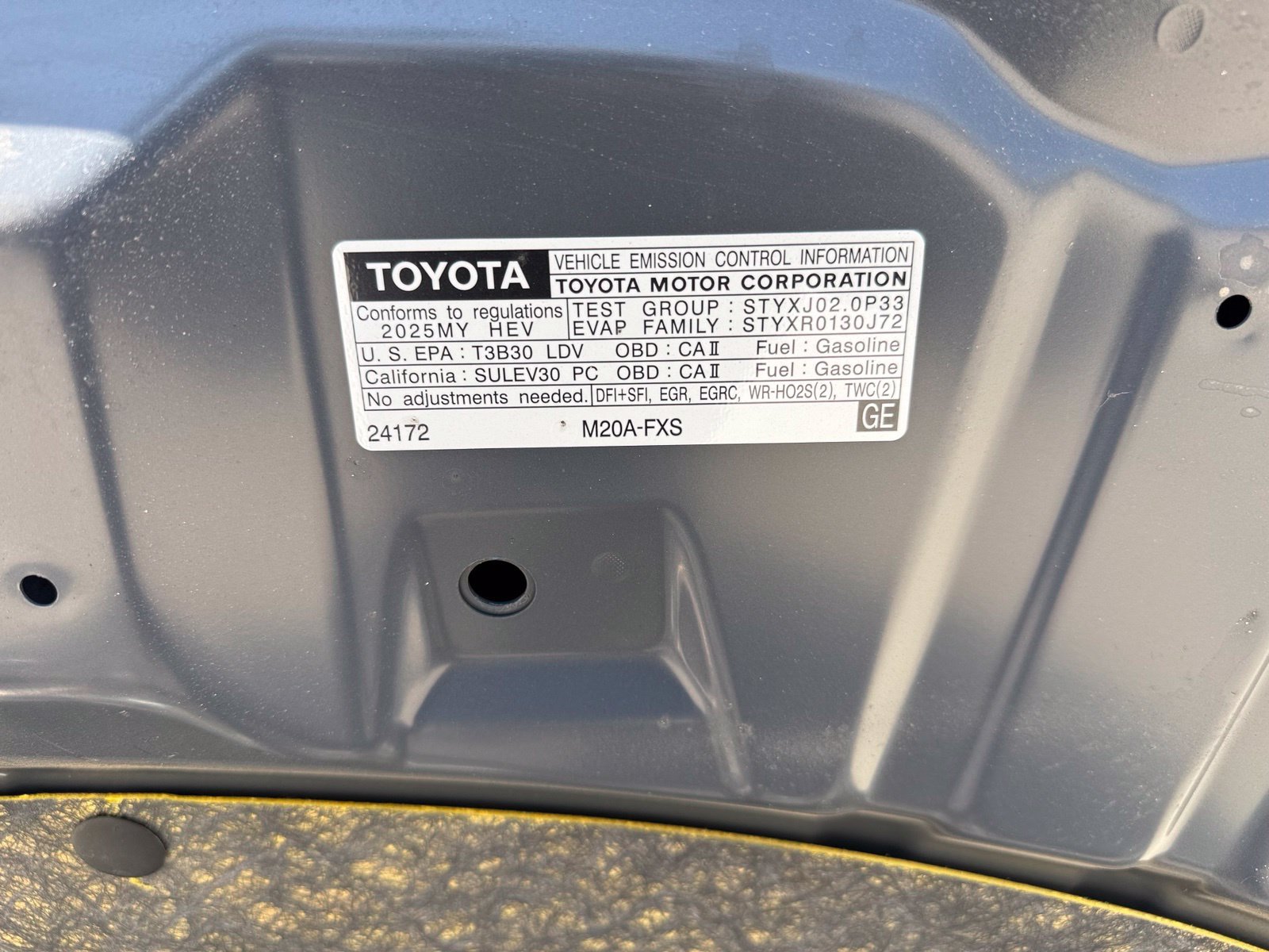 Used 2025 Toyota Prius LE FWD image 11