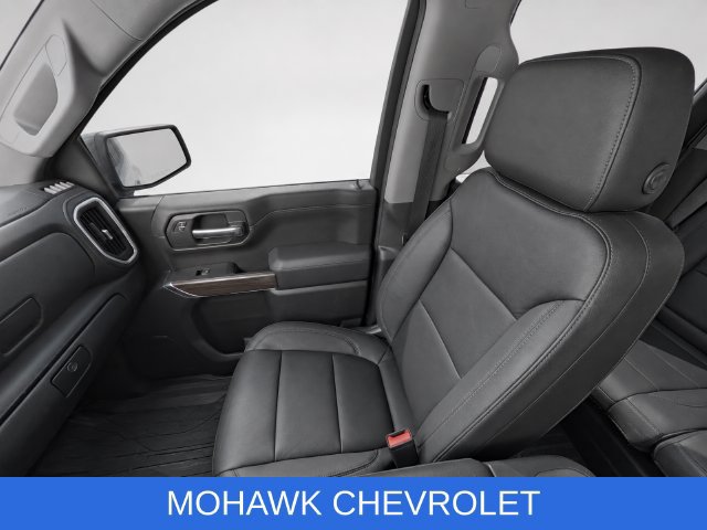Used 2019 Chevrolet Silverado 1500 LT Trail Boss AWD/4WD image 17