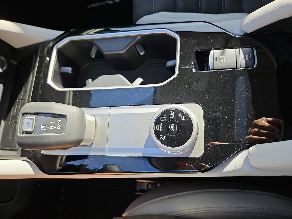 New 2026 Mitsubishi Outlander SE image 29