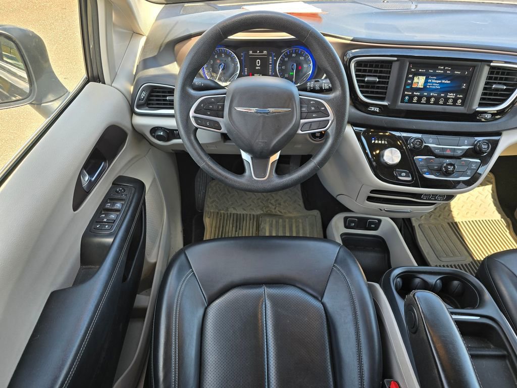 Used 2021 Chrysler Voyager Lxi image 18