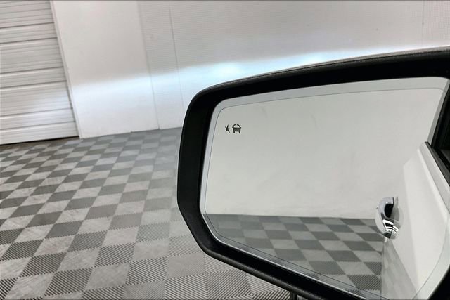 Used 2023 GMC Acadia Denali w/ Denali Ultimate Package FWD image 33