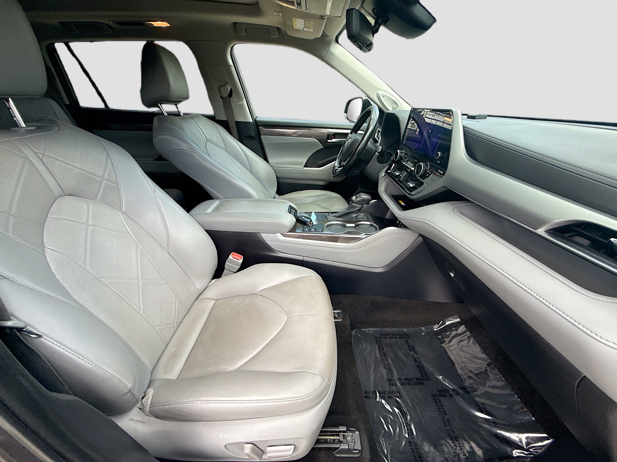 Used 2023 Toyota Highlander Platinum FWD image 32
