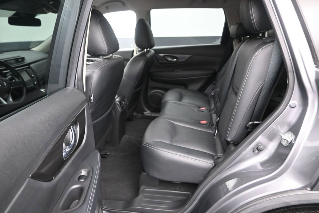 Used 2020 Nissan Rogue S w/ Special Edition Package FWD image 14