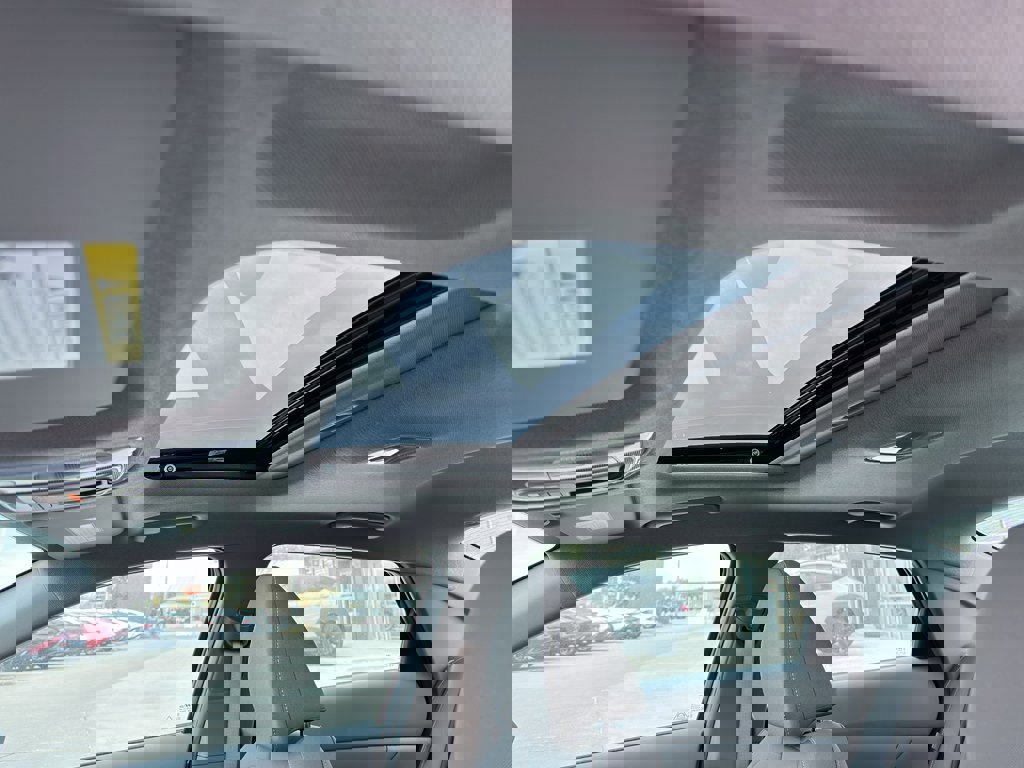 New 2025 Hyundai Elantra SEL image 28