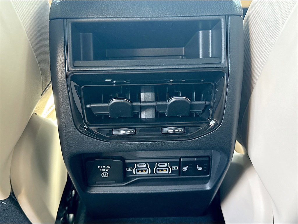 Used 2025 Jeep Grand Cherokee Limited image 27