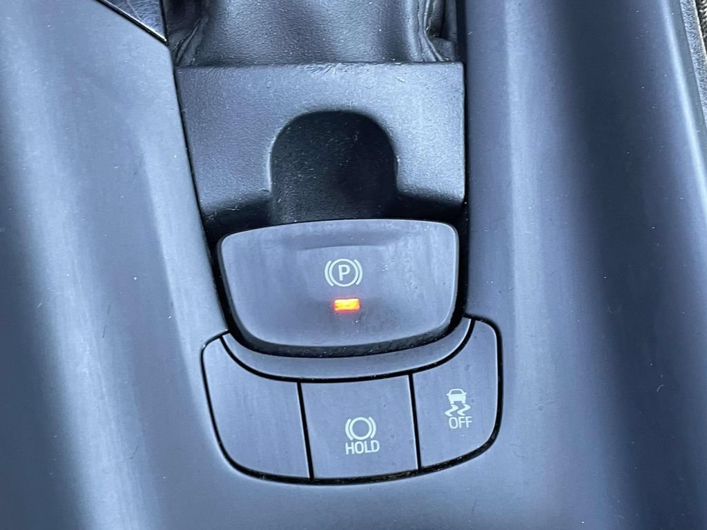 Used 2021 Toyota C-HR LE FWD image 26