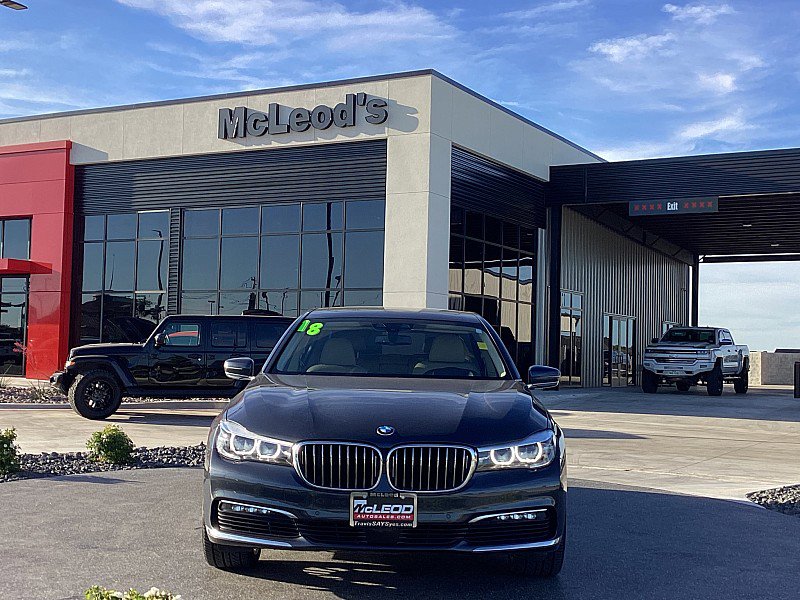Used 2018 BMW 740i image 2