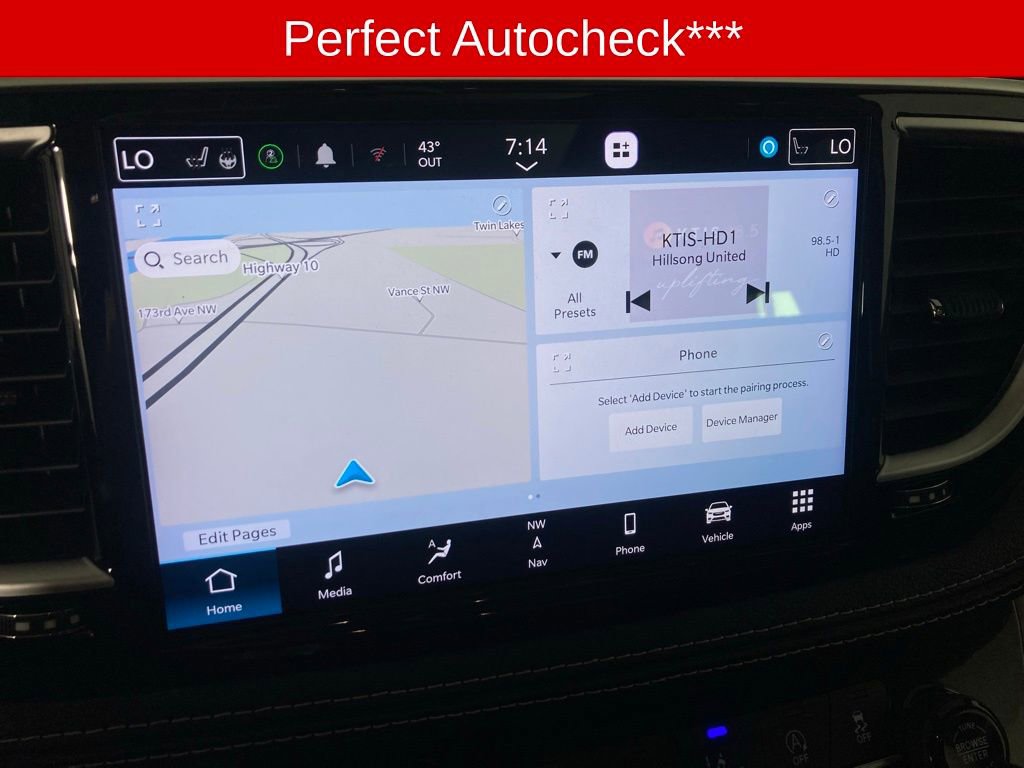 Used 2024 Chrysler Pacifica Limited image 4