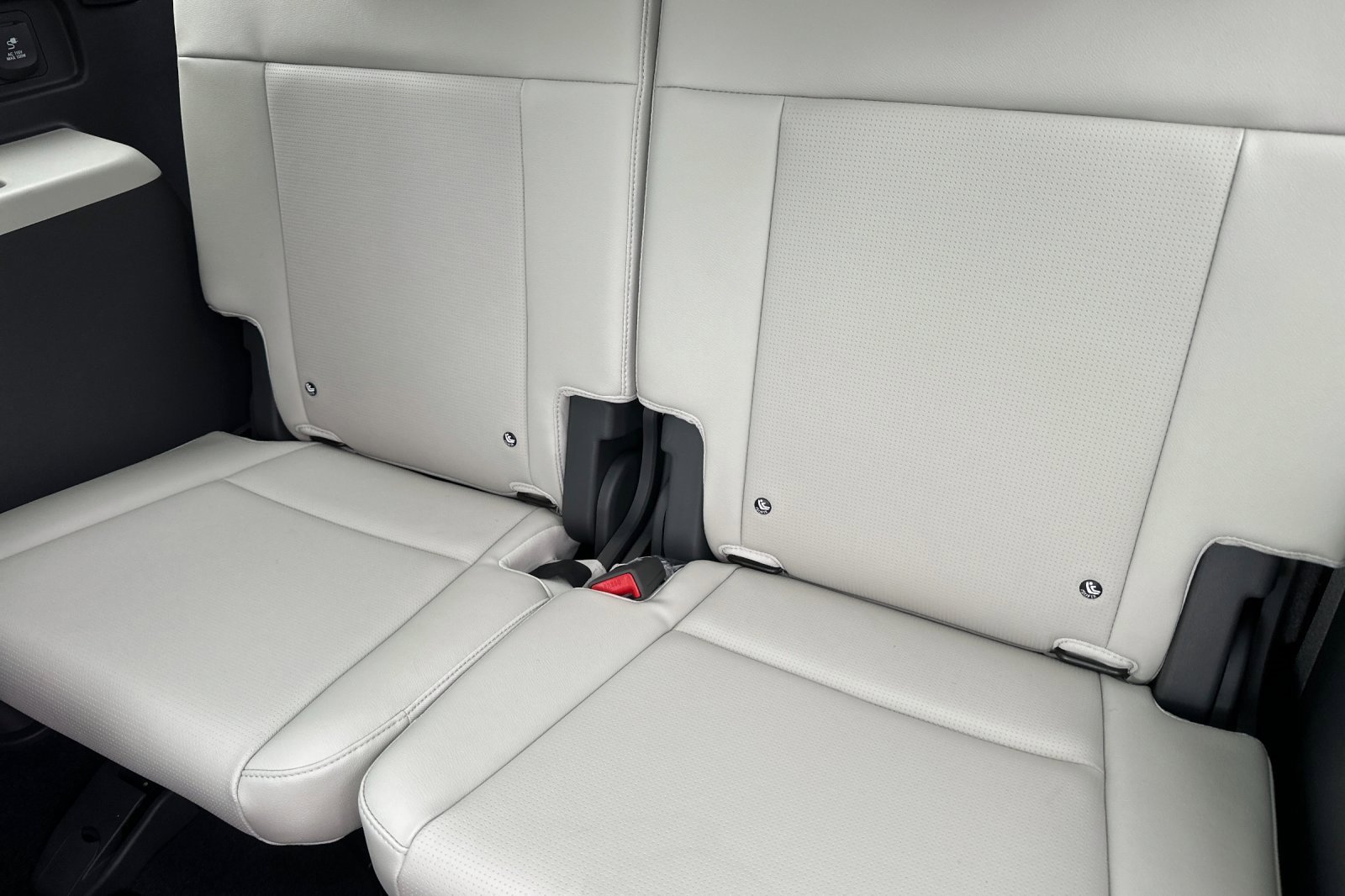 Used 2025 Hyundai Santa Fe Limited image 17