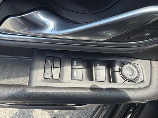 Used 2021 Chevrolet Suburban LT w/ LT Signature Package AWD/4WD image 36